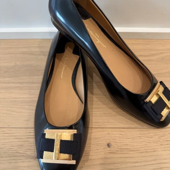 Salvatore Ferragamo - NEW Black Leather w/Gold Hardware Square Toe Flats, Size 8